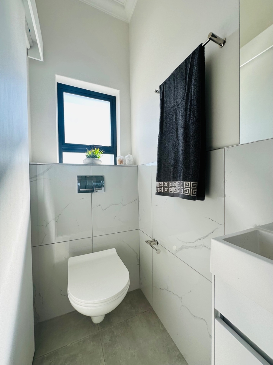 2 Bedroom Property for Sale in Flamingo Vlei Western Cape